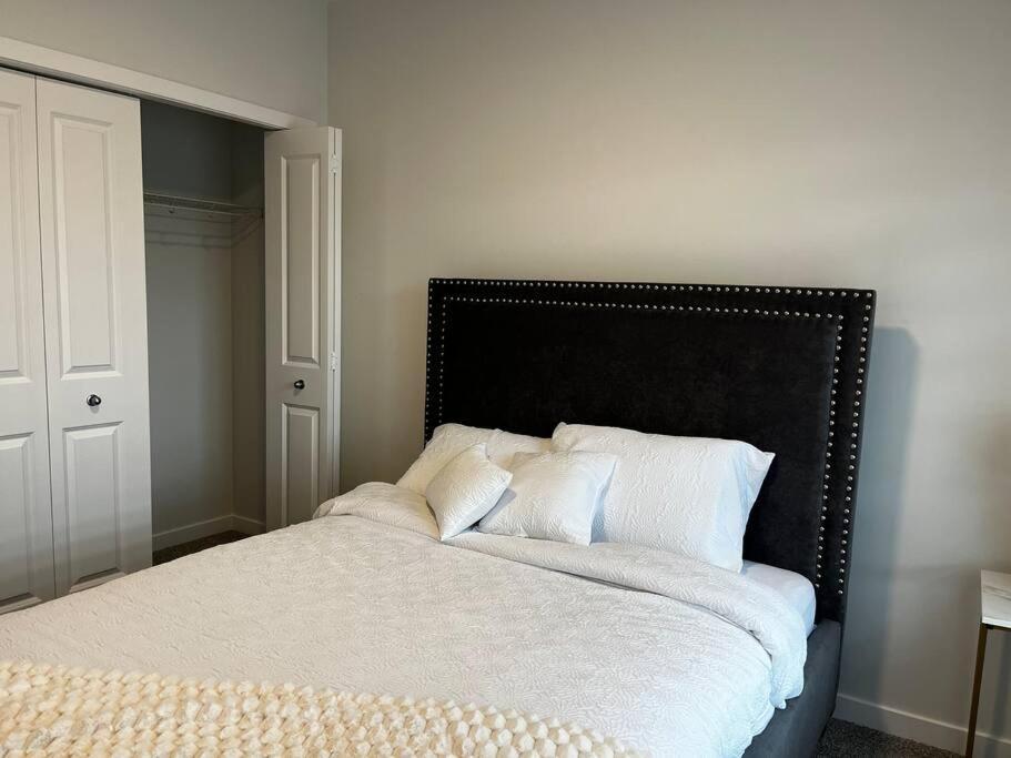 Apartment Brand New - Away From In Nw Calgary