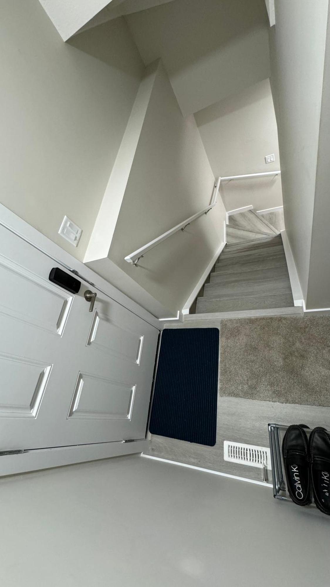 Brand New 2 Bedrooms Modern Guest With Separate Entrance Calgary