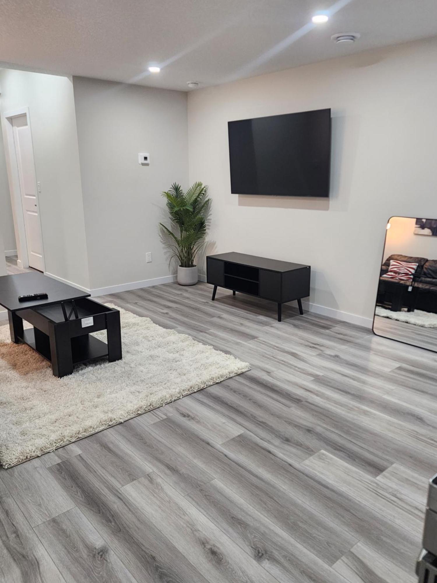 Trendy 2-bed Oasis Awaits! Apartment