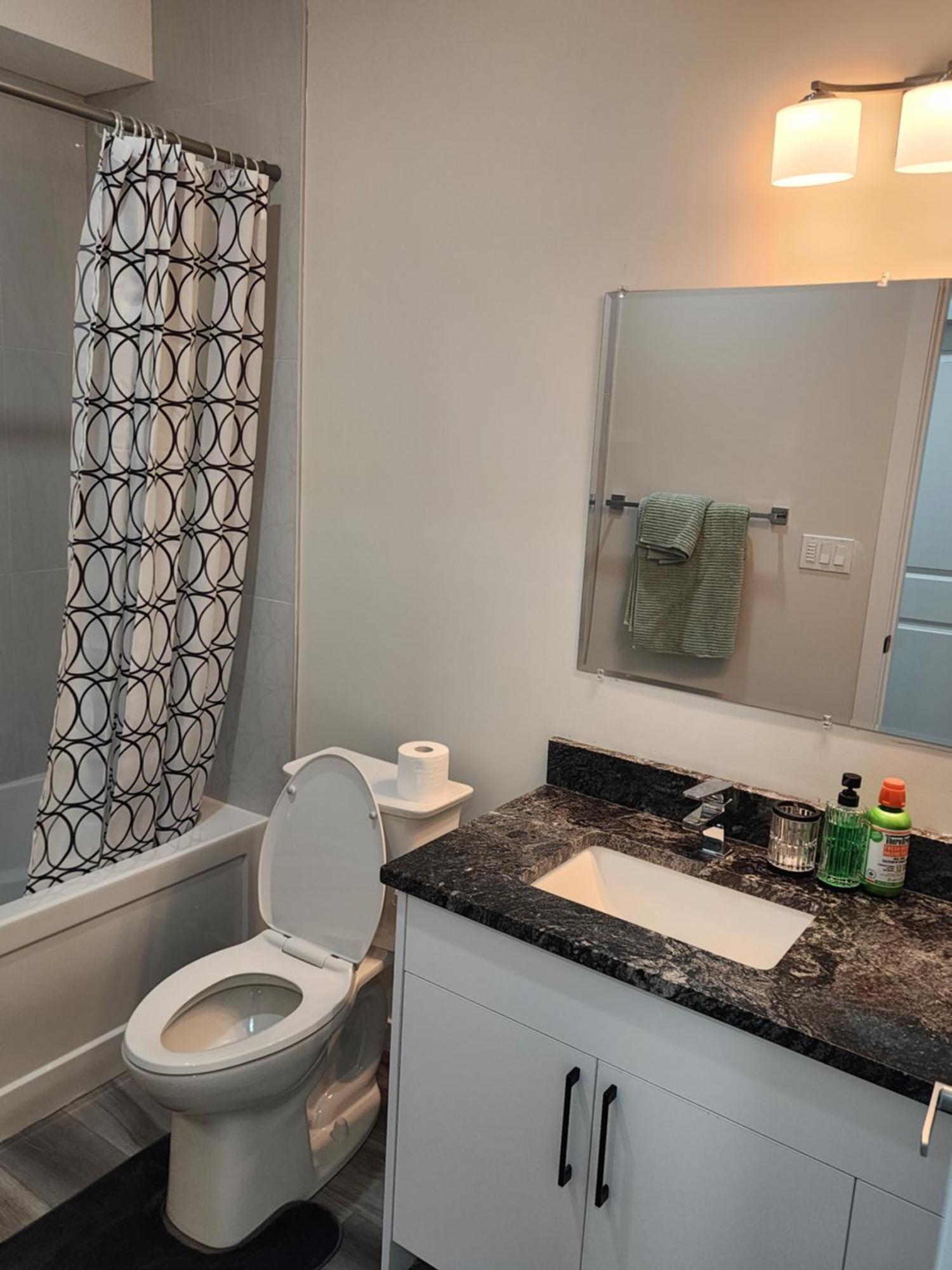 Trendy 2-bed Oasis Awaits!