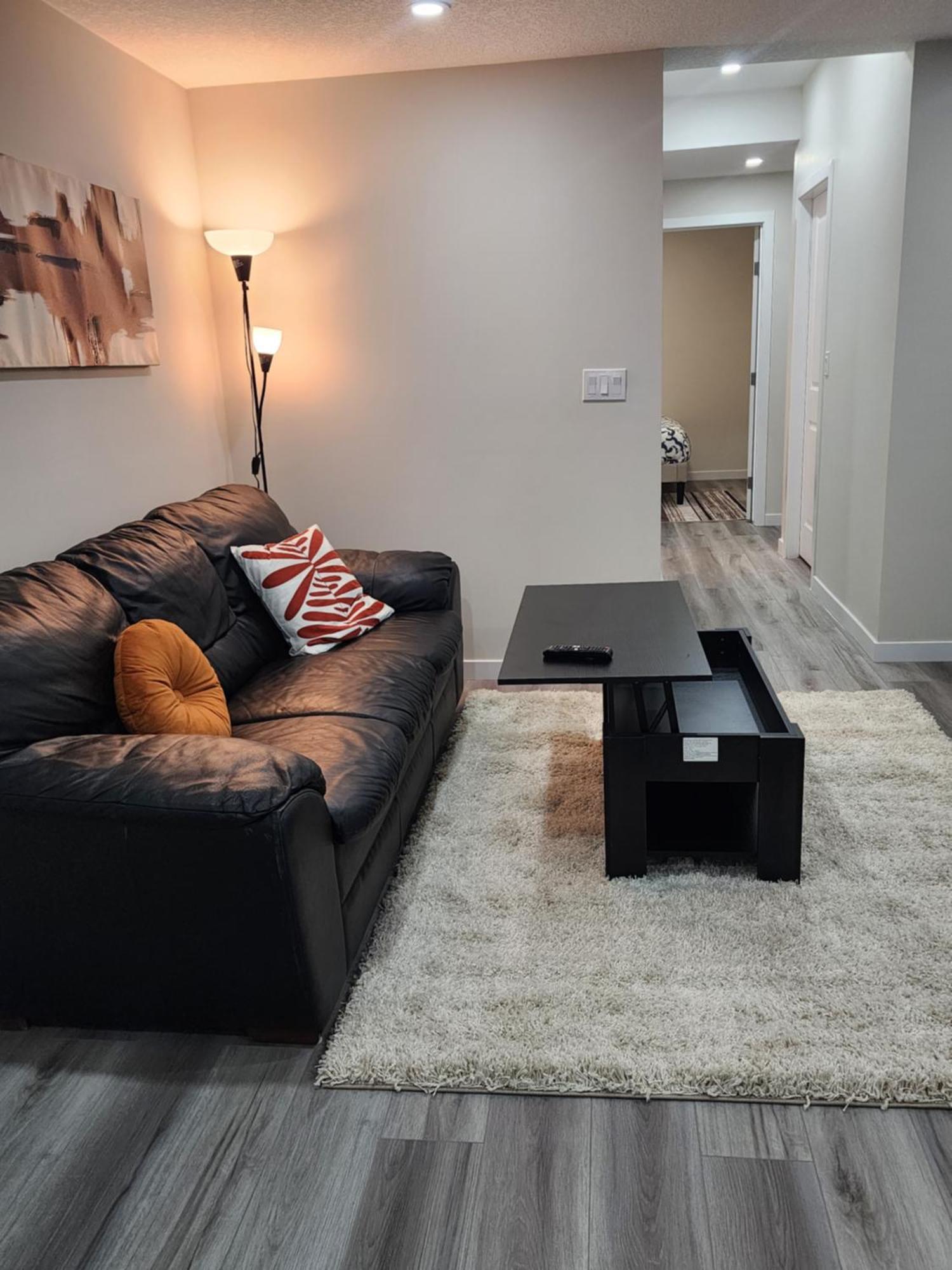Trendy 2-bed Oasis Awaits! Apartment *