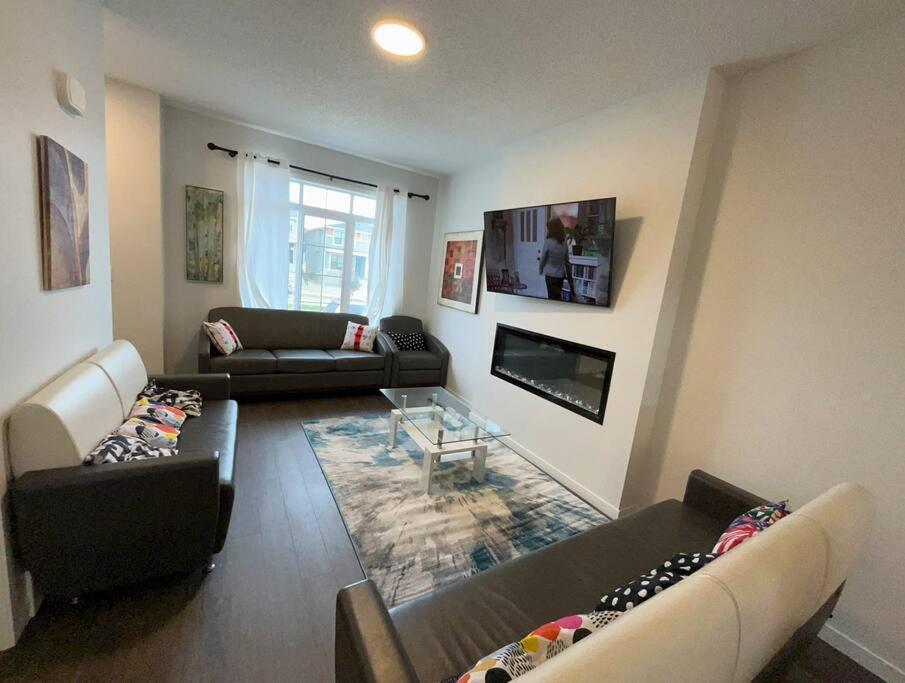 Brand New 4-bed House Apartment *