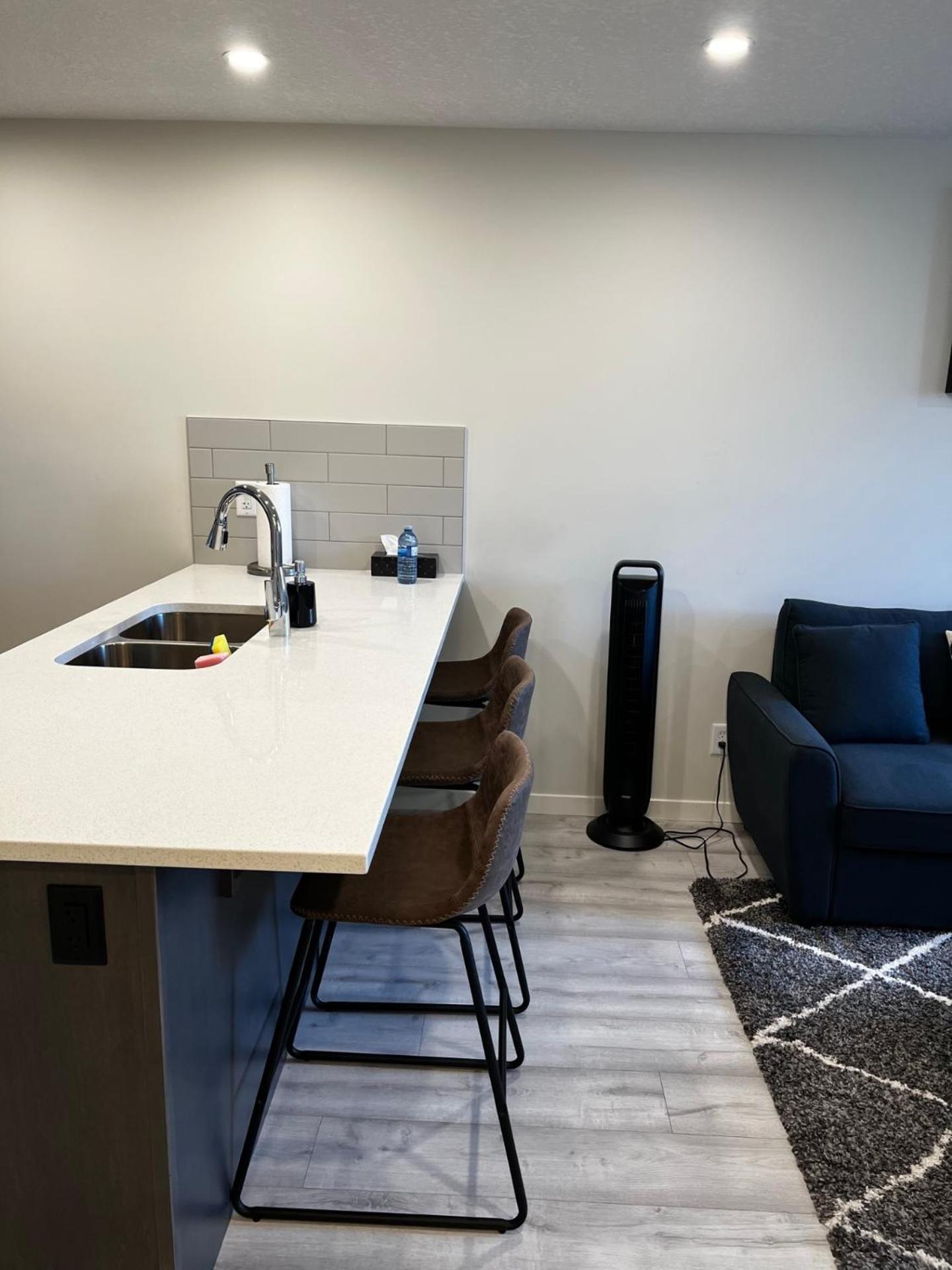 The Waterfront Cozy 1 Bd In Rockland Park, Tuscany Nw *