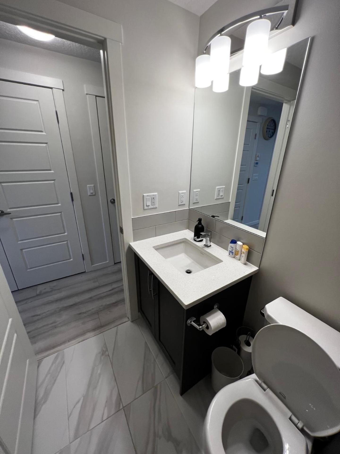 The Waterfront Cozy 1 Bd In Rockland Park, Tuscany Nw Apartment Calgary