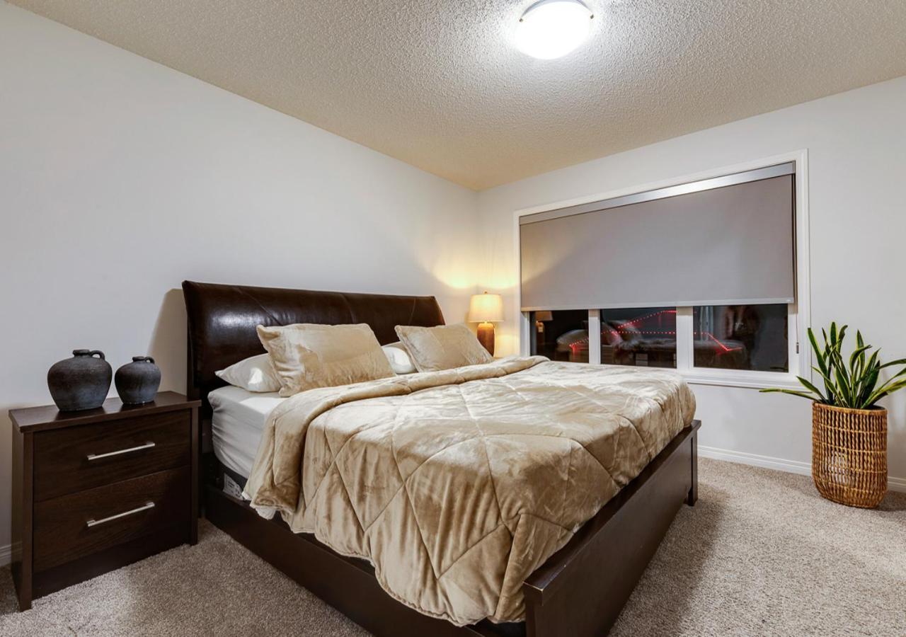 Stylish/4bedroom/freeparking/indoorfireplace
