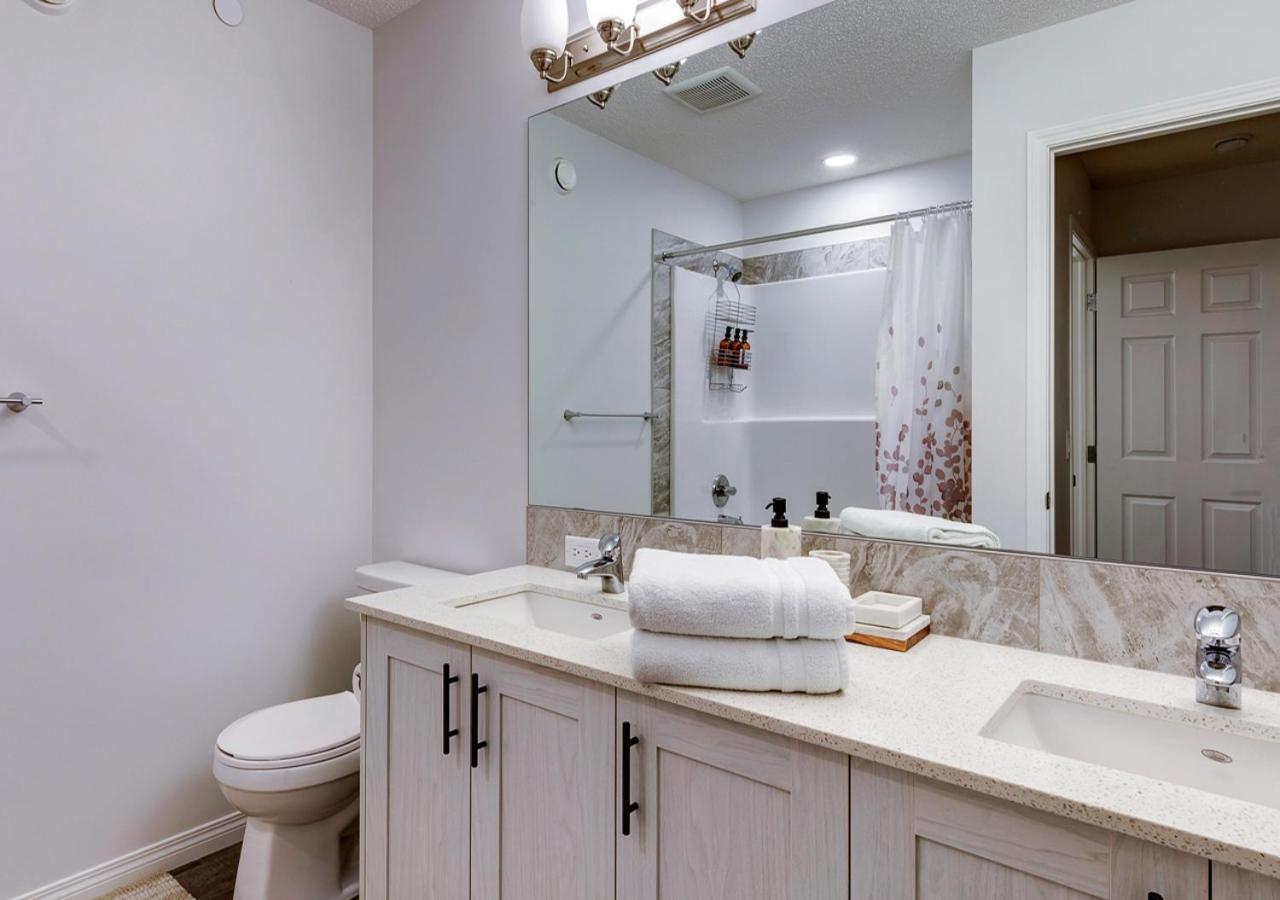 Stylish/4bedroom/freeparking/indoorfireplace Holiday home