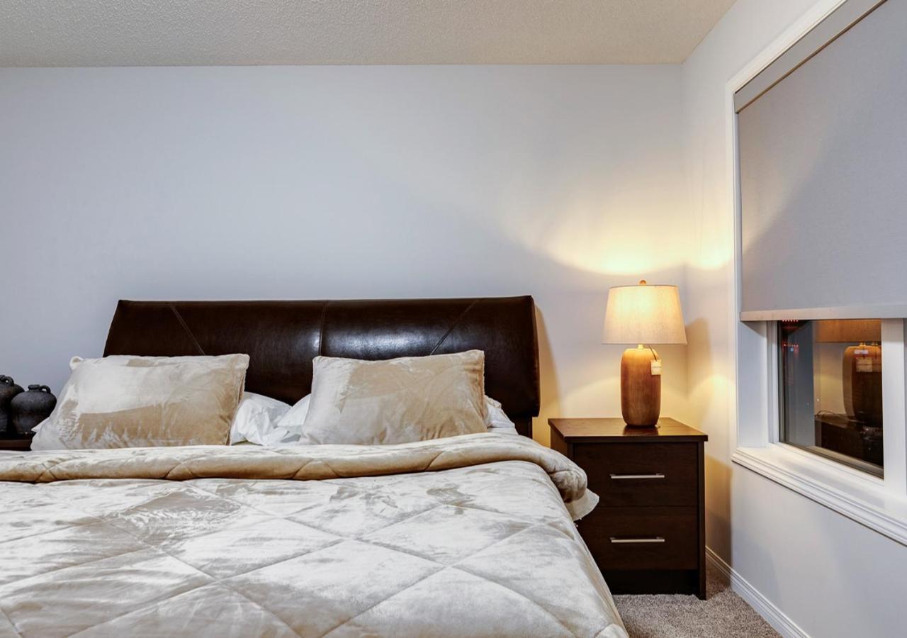 Stylish/4bedroom/freeparking/indoorfireplace Holiday home *