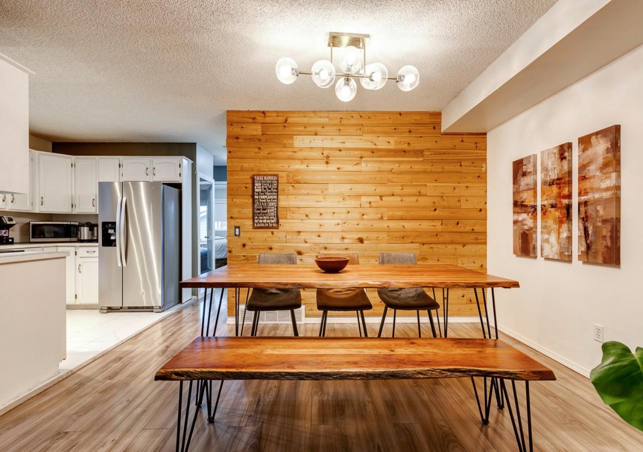 Holiday home Cheerful 5-bedroom With Free Parking On Premises