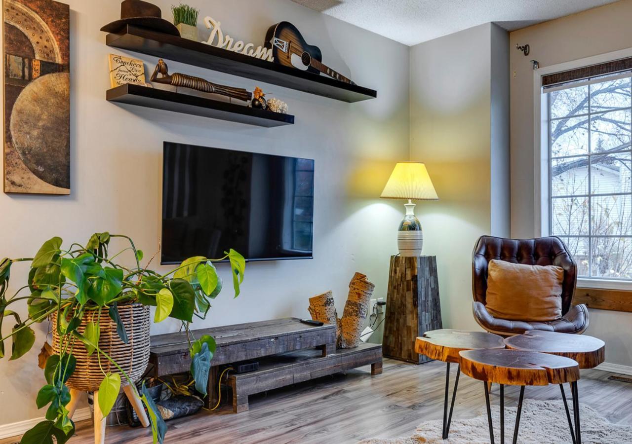 Cheerful 5-bedroom With Free Parking On Premises * Calgary