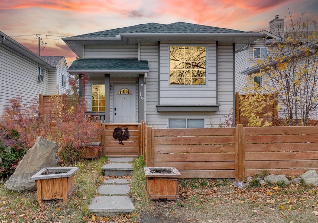 Cheerful 5-bedroom With Free Parking On Premises Holiday home Calgary