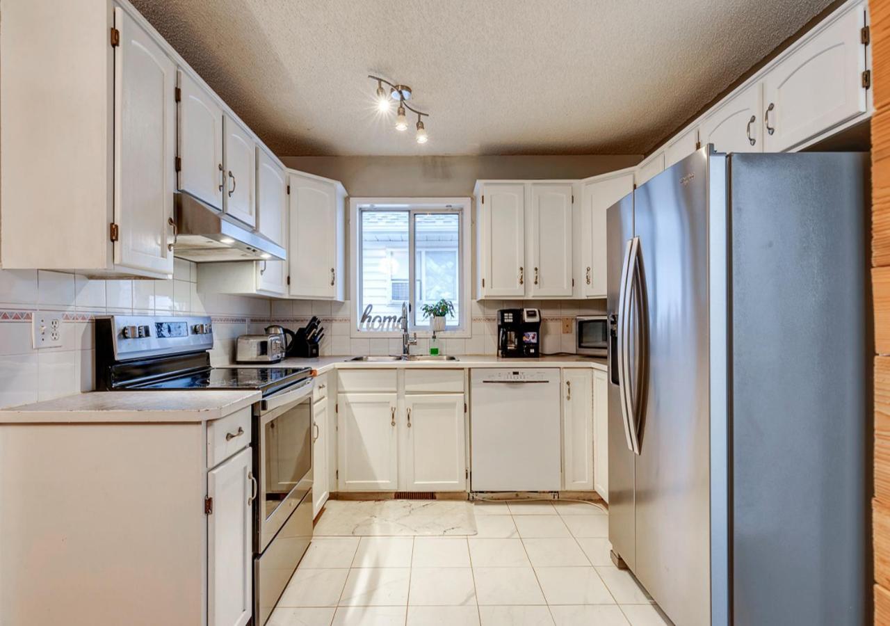 Cheerful 5-bedroom With Free Parking On Premises * Calgary