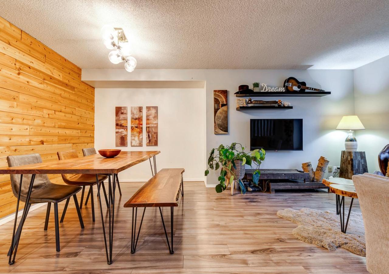 Holiday home Cheerful 5-bedroom With Free Parking On Premises