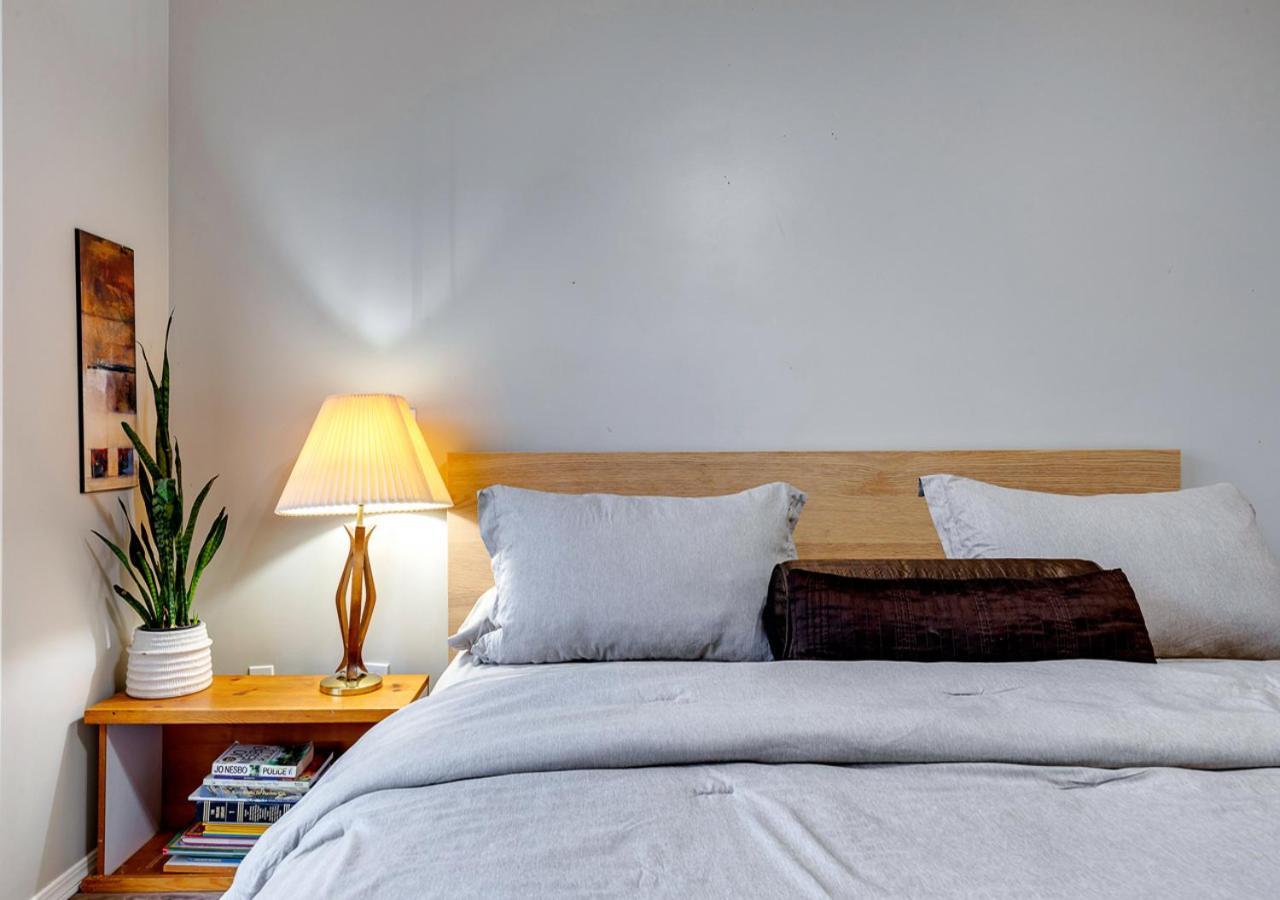 Cheerful 5-bedroom With Free Parking On Premises Calgary
