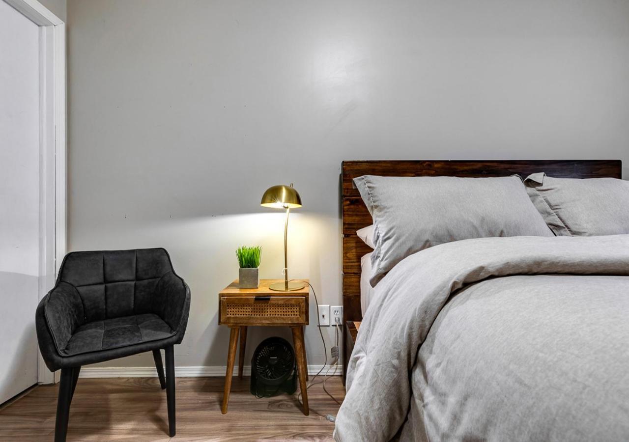 Holiday home Cheerful 5-bedroom With Free Parking On Premises Calgary