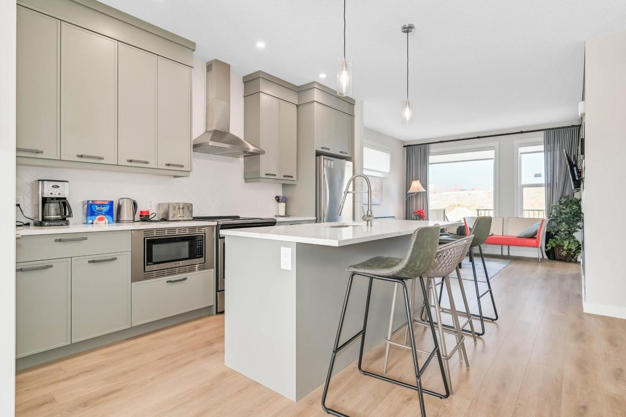 Brand New 3-bedroom In A Quiet Neighborhood Apartment *