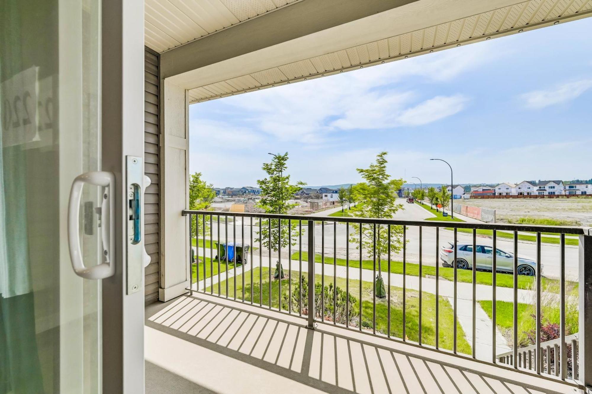 Apartment Brand New 3-bedroom In A Quiet Neighborhood Calgary