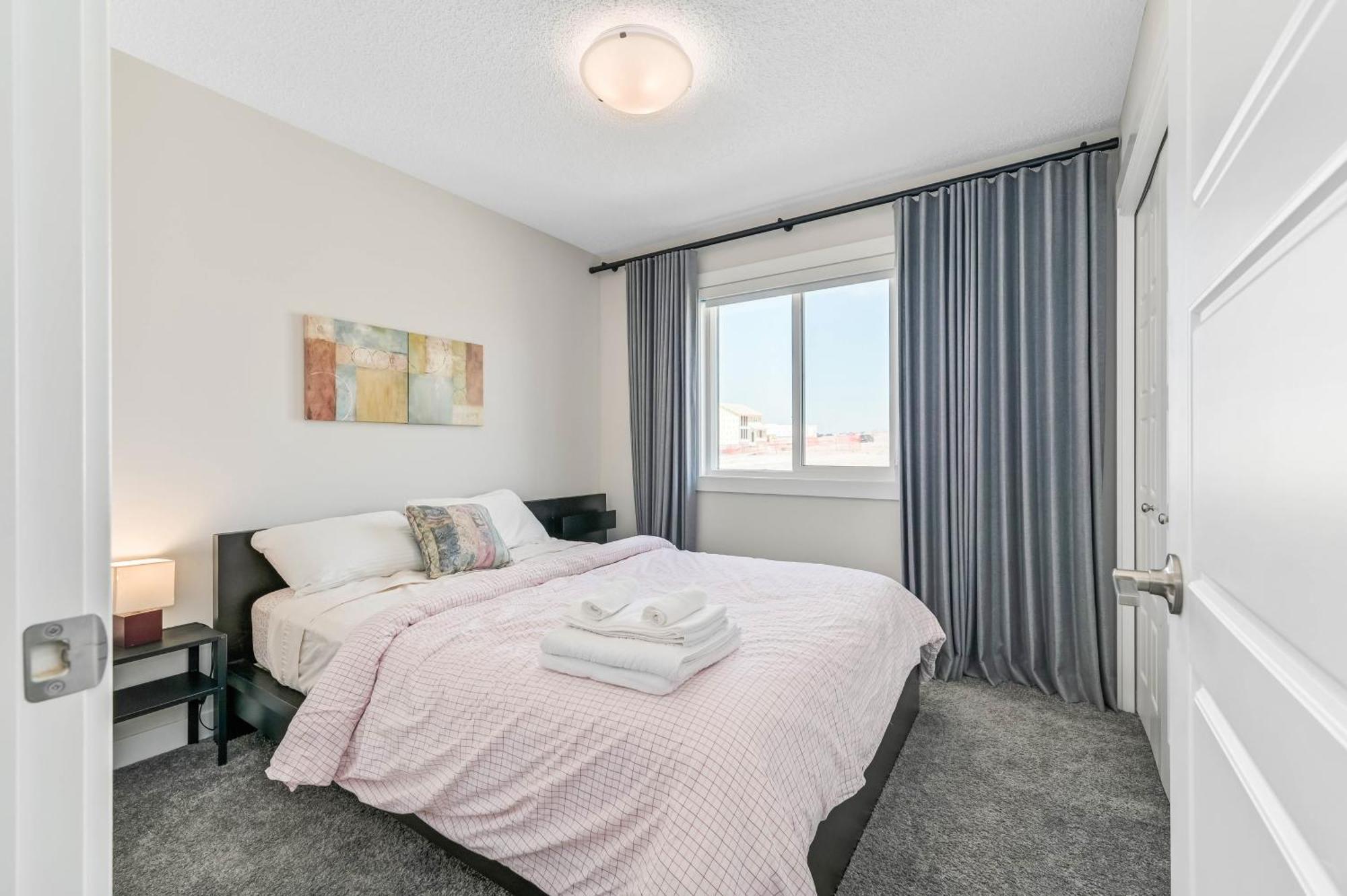 Brand New 3-bedroom In A Quiet Neighborhood Apartment *