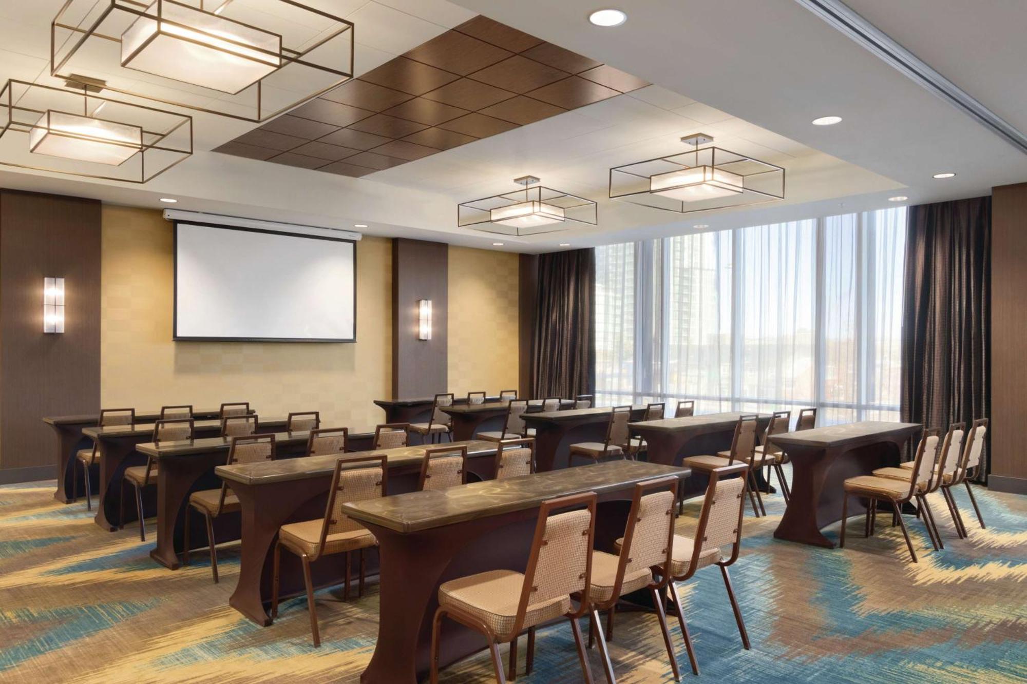 Hilton Garden Downtown Hotel
