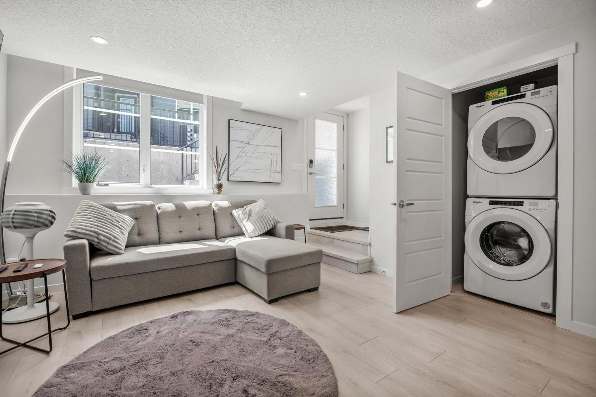 Cozy Rockland Park Unit+parking Apartment