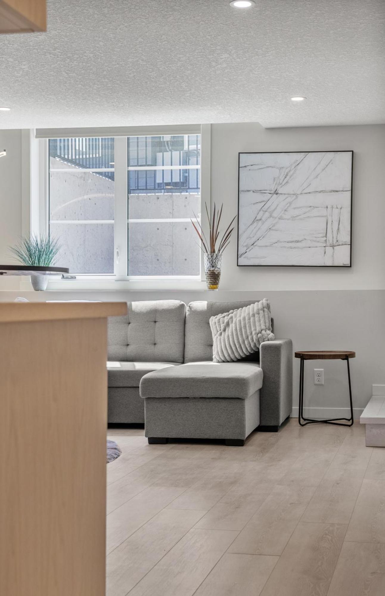 Cozy Rockland Park Unit+parking Apartment *