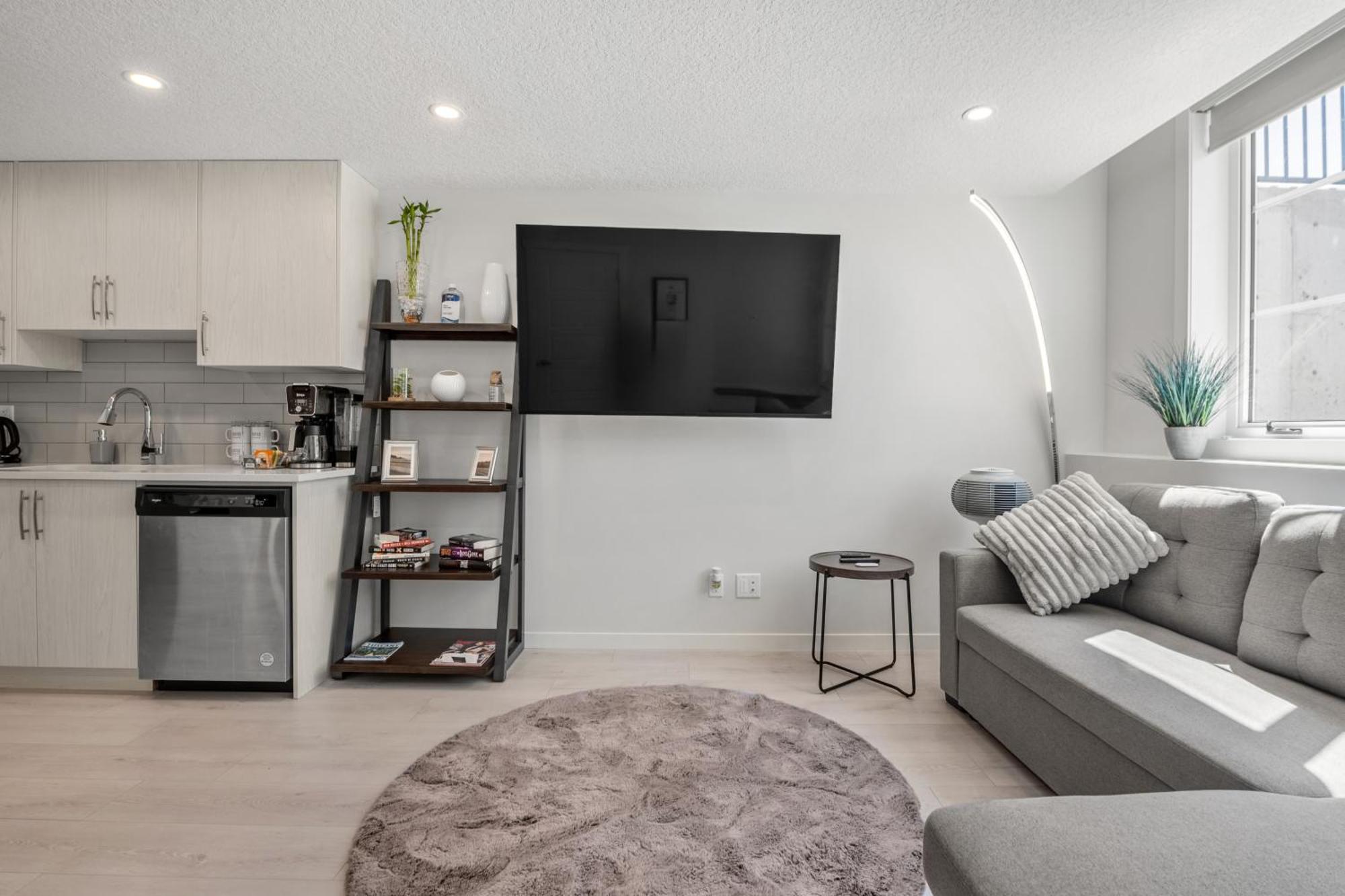 Cozy Rockland Park Unit+parking *