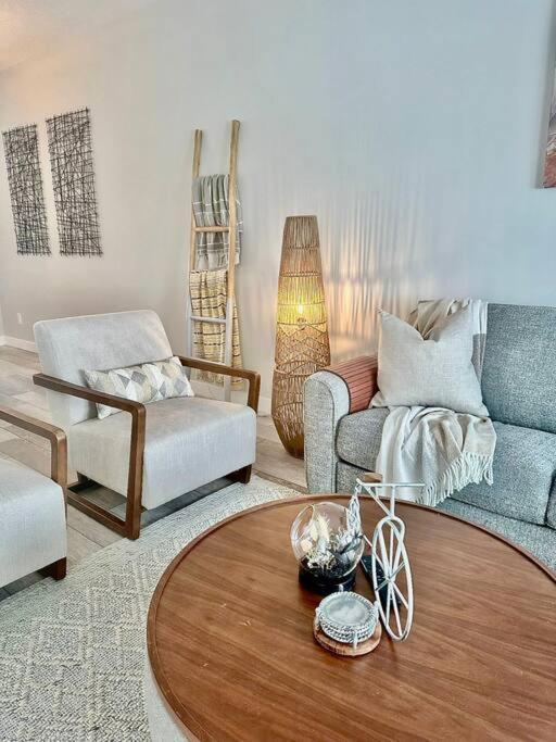 Edith Duplex Holiday home Calgary