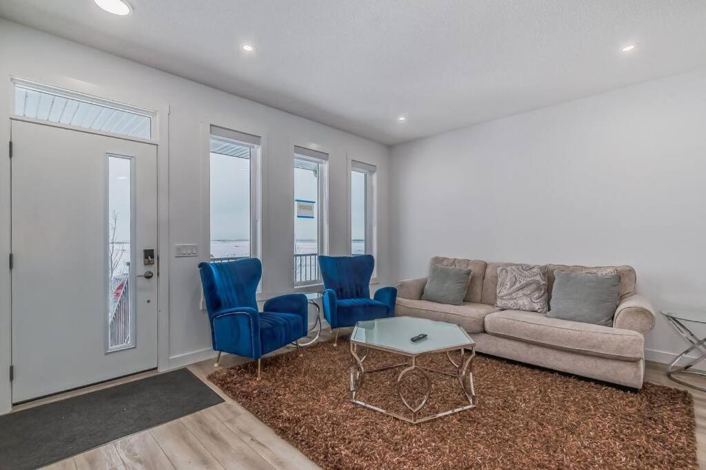 Lutas Cozy One Bedroom- In Shared Apartment Calgary