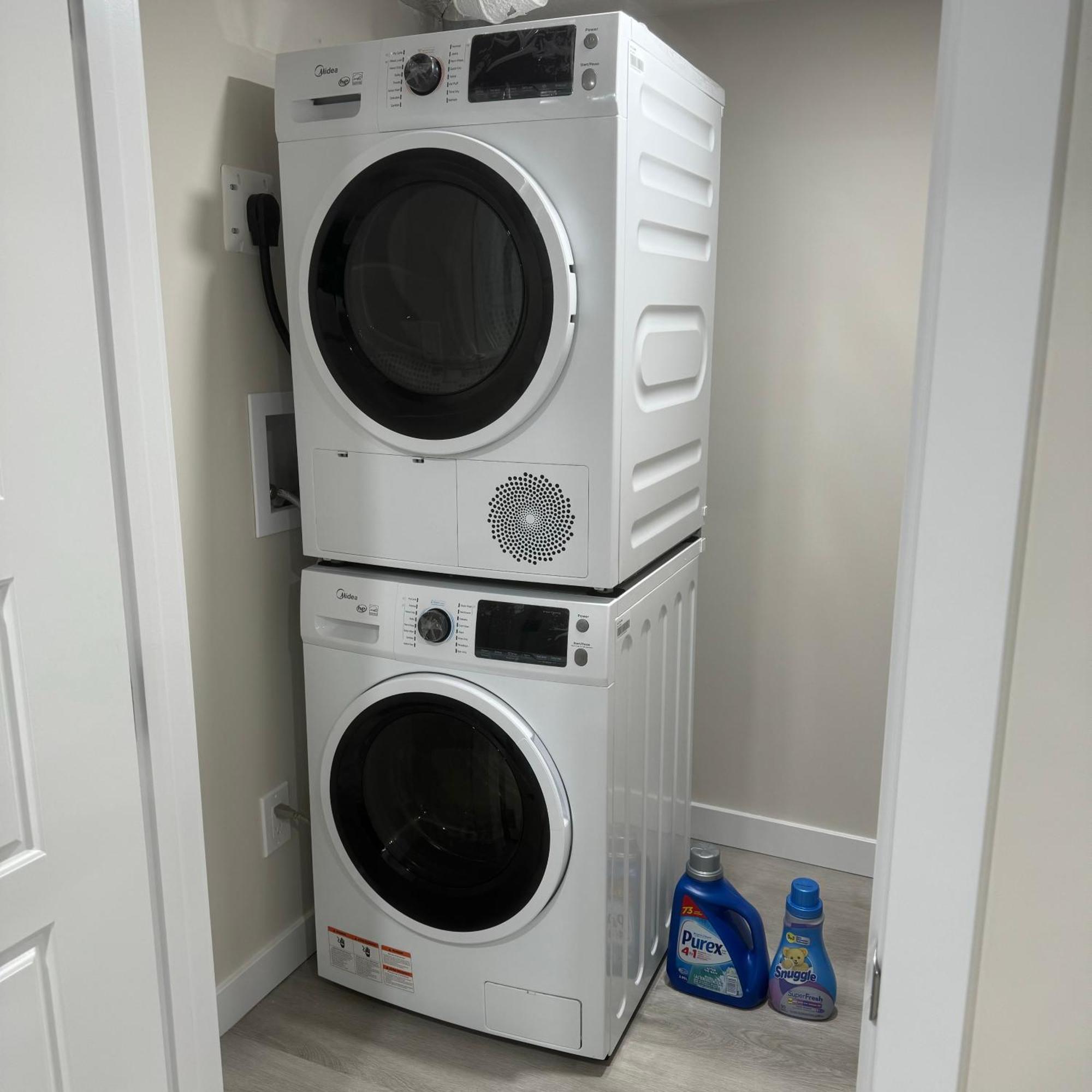 Apartment Brand New 2 Bedrooms Modern Guest With Separate Entrance *
