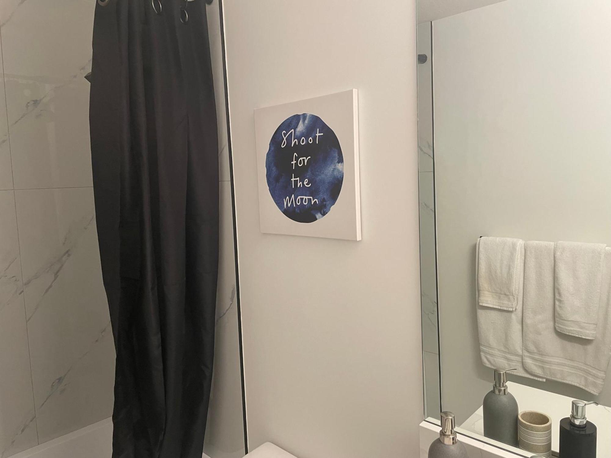 Emerald With 2 Beds - 10 Minutes From Downtown Calgary