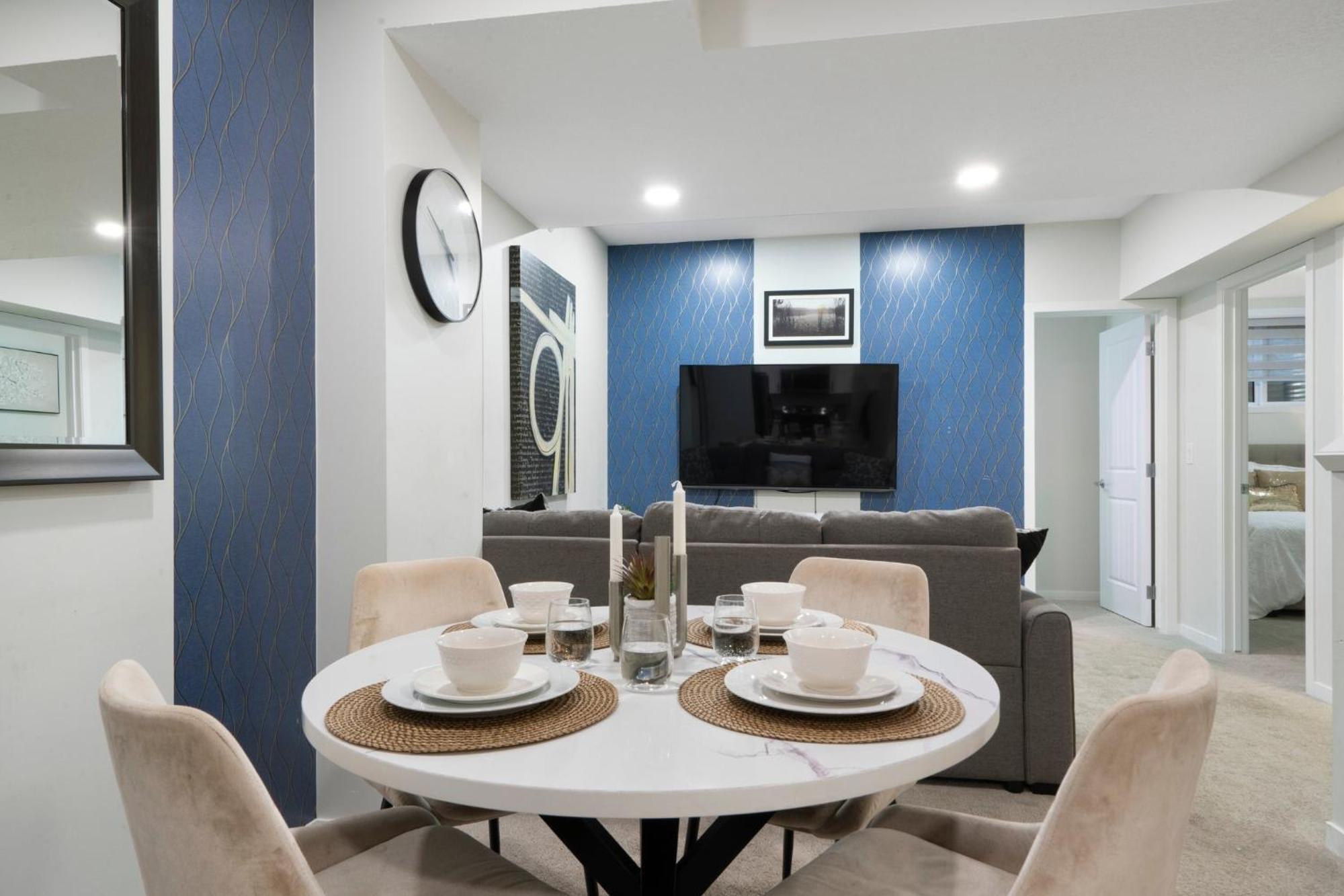 Small Paris Two Bedrooms Entire House Apartment Calgary