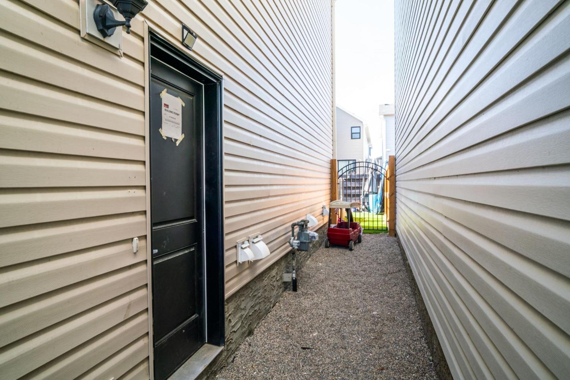 Small Paris Two Bedrooms Entire House