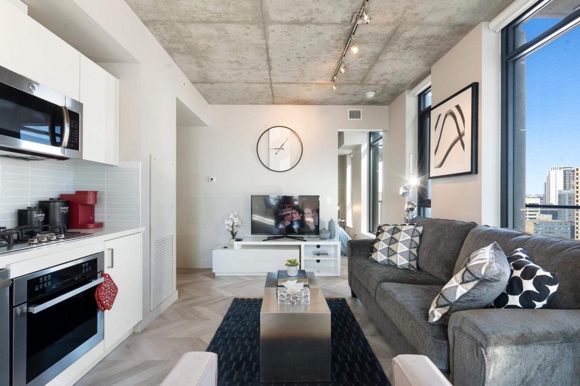 Downtown Paradise - 2 Beds, 2 Baths With Sofa Bed And Pool Calgary