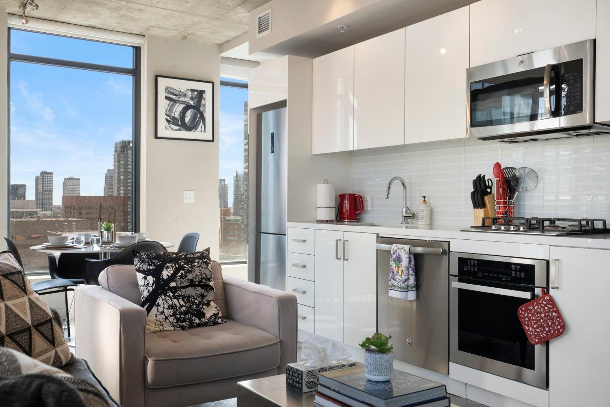 Downtown Paradise - 2 Beds, 2 Baths With Sofa Bed And Pool Calgary