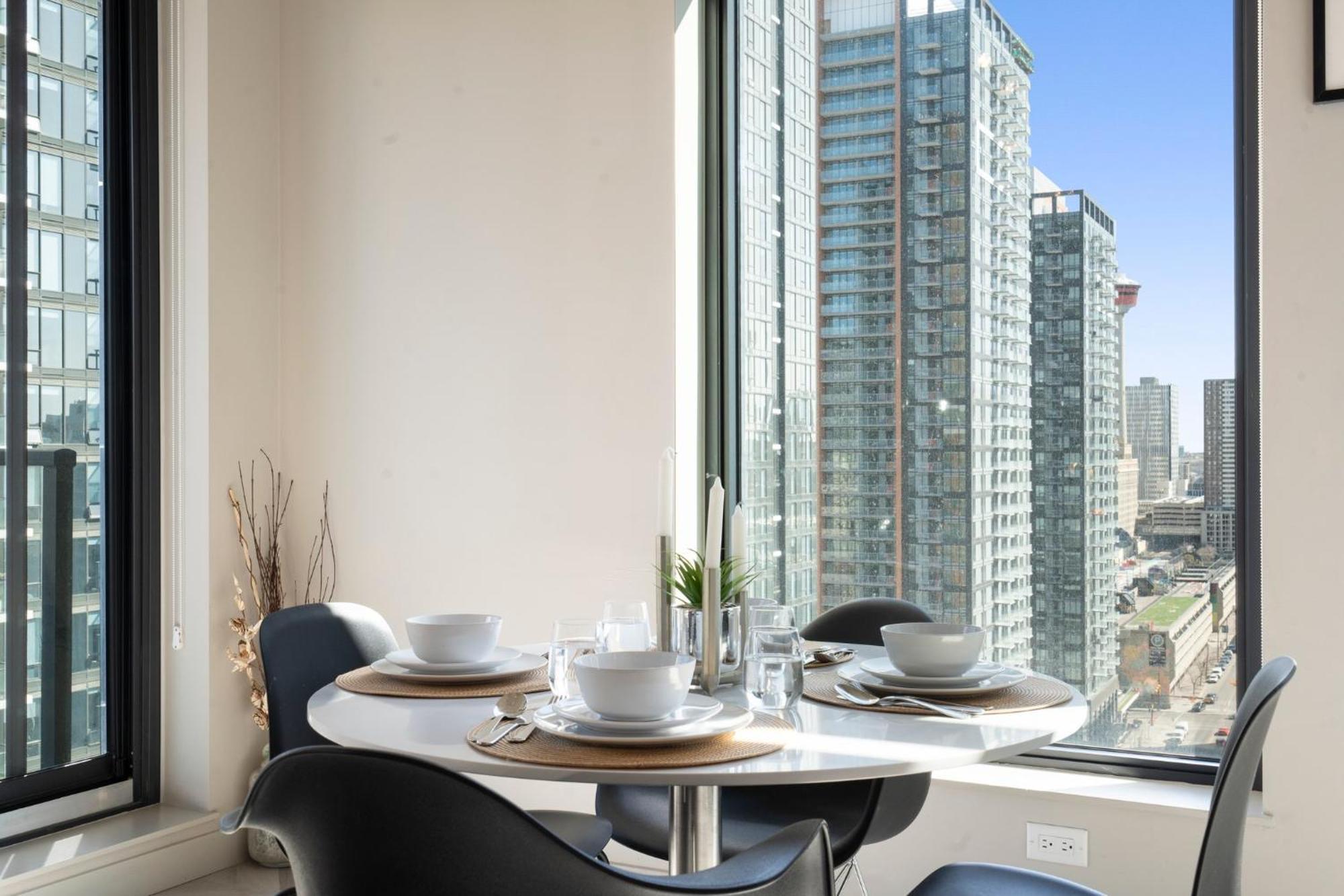Downtown Paradise - 2 Beds, 2 Baths With Sofa Bed And Pool * Calgary