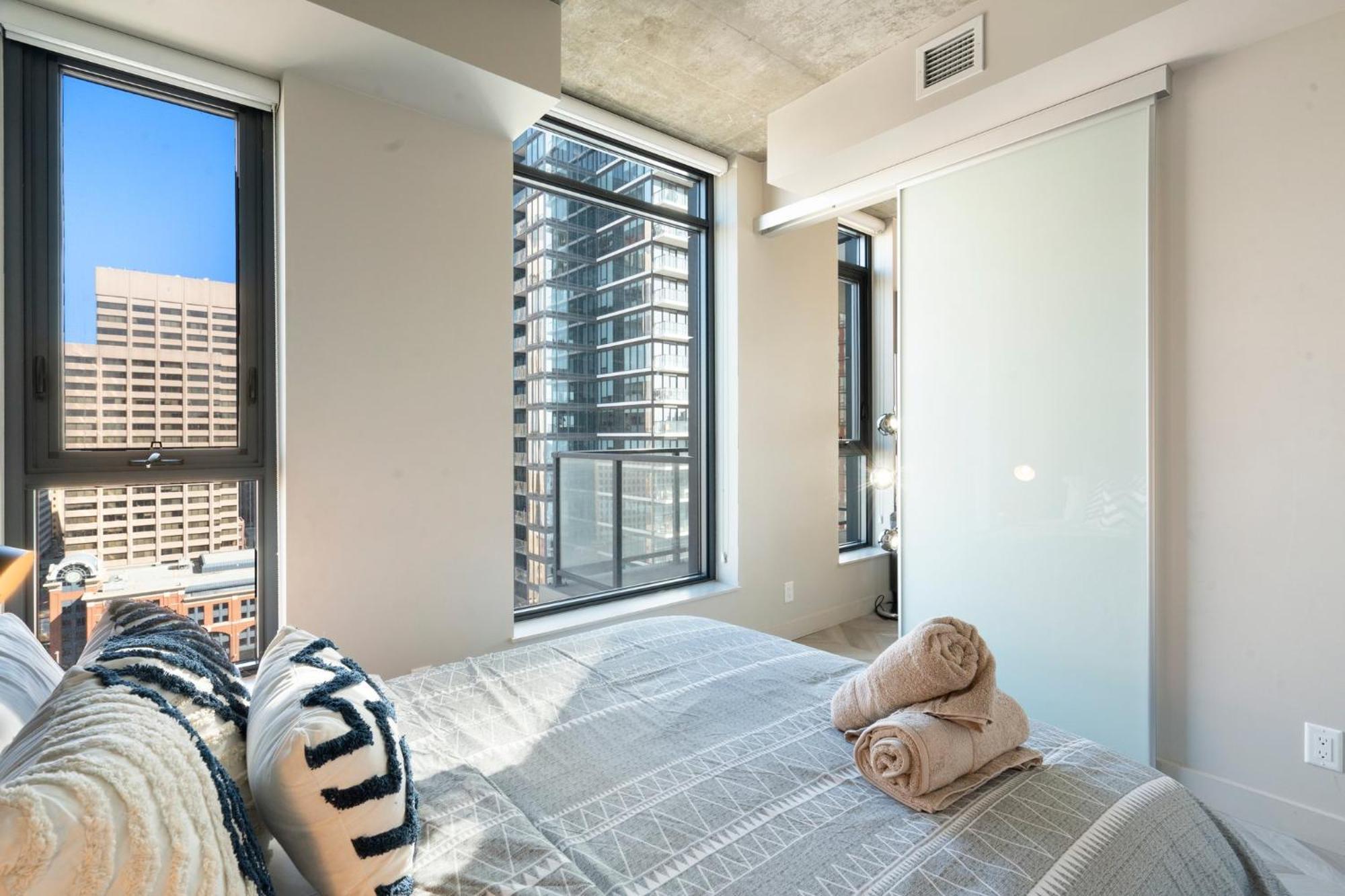 Apartment Downtown Paradise - 2 Beds, 2 Baths With Sofa Bed And Pool