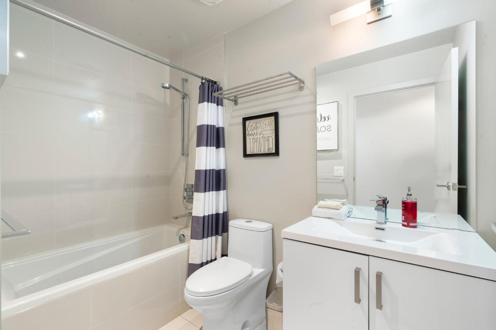 Downtown Paradise - 2 Beds, 2 Baths With Sofa Bed And Pool Apartment
