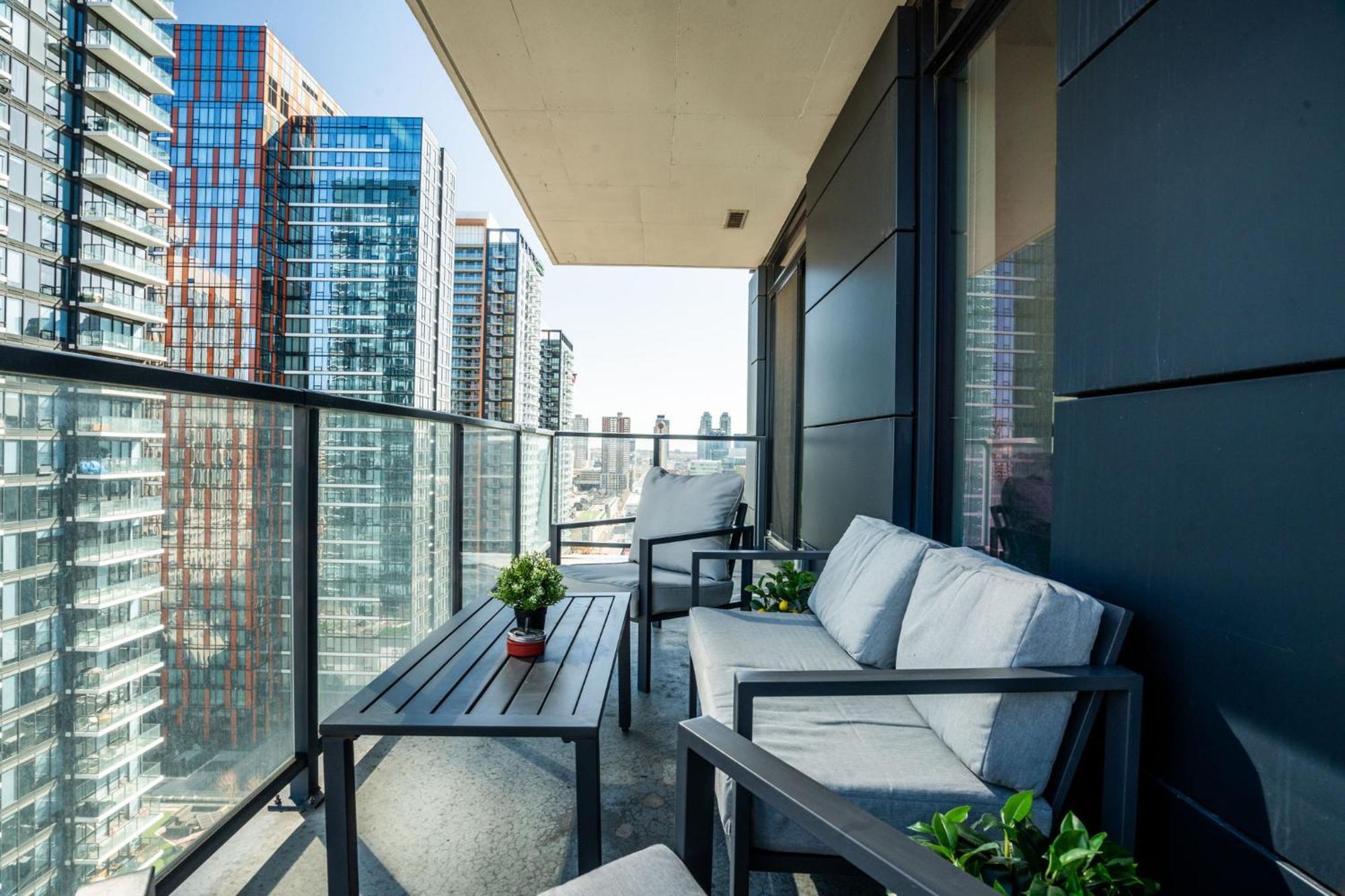 Downtown Paradise - 2 Beds, 2 Baths With Sofa Bed And Pool