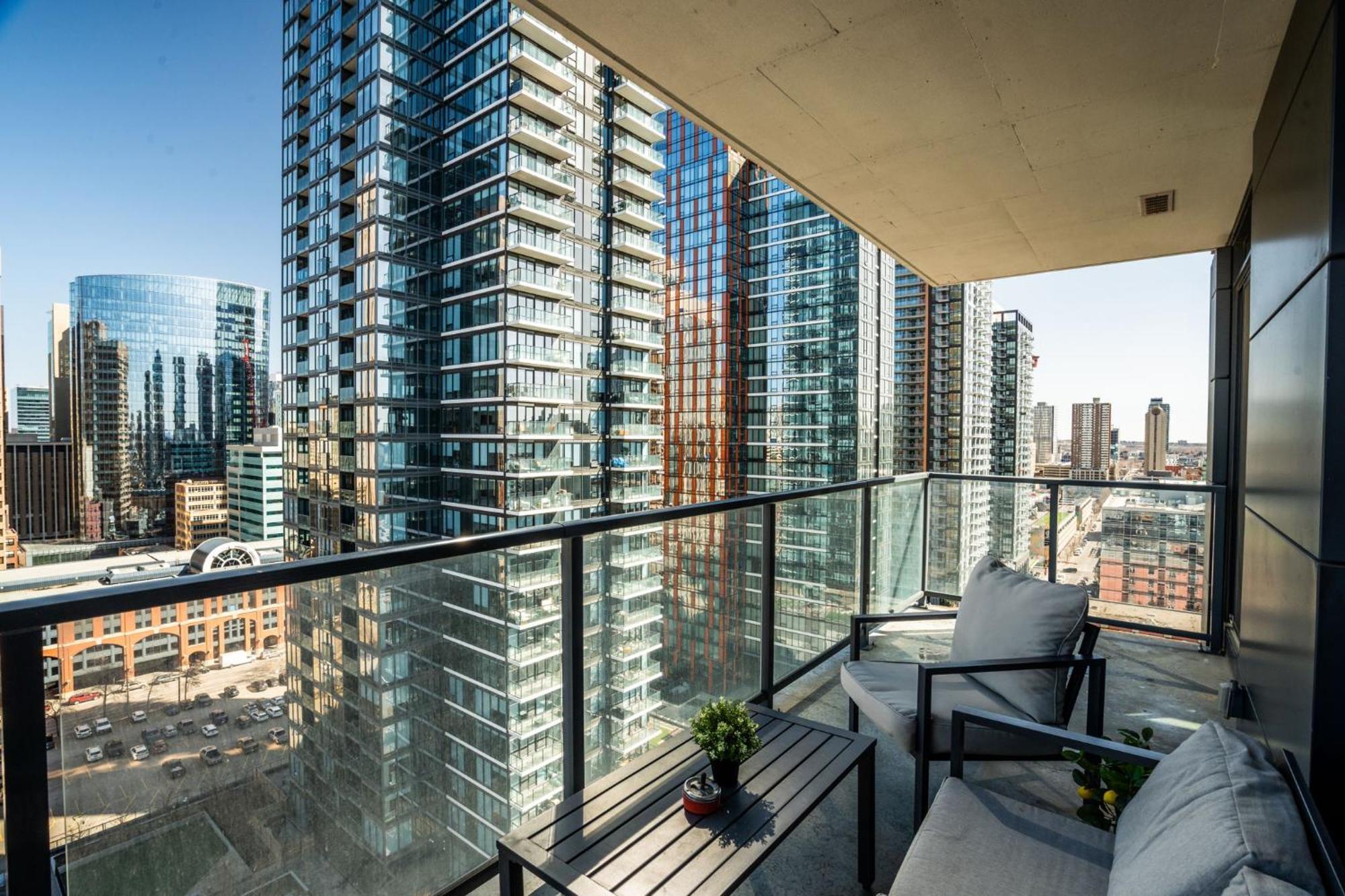 Downtown Paradise - 2 Beds, 2 Baths With Sofa Bed And Pool Apartment *