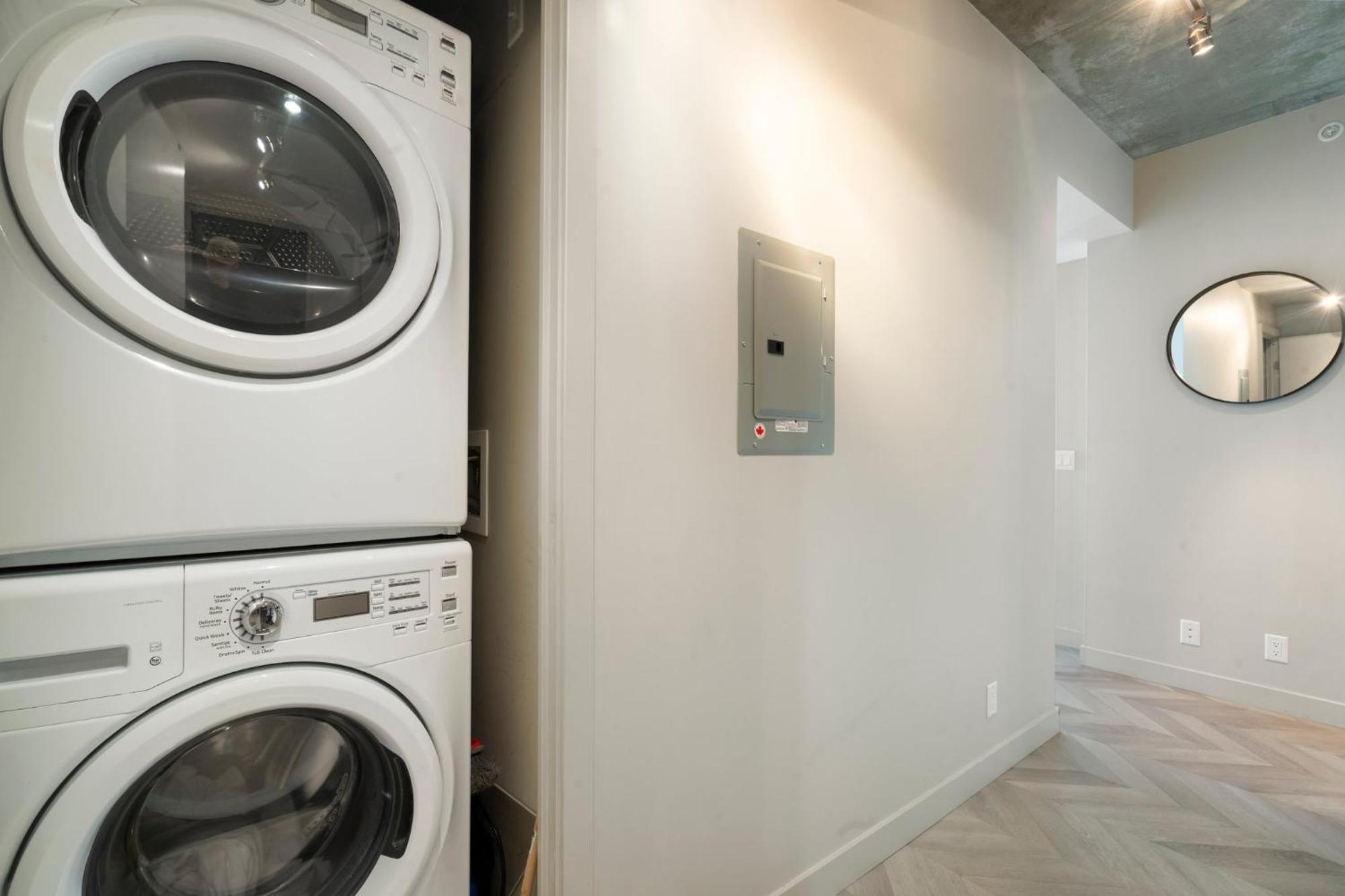 Downtown Paradise - 2 Beds, 2 Baths With Sofa Bed And Pool Apartment Calgary