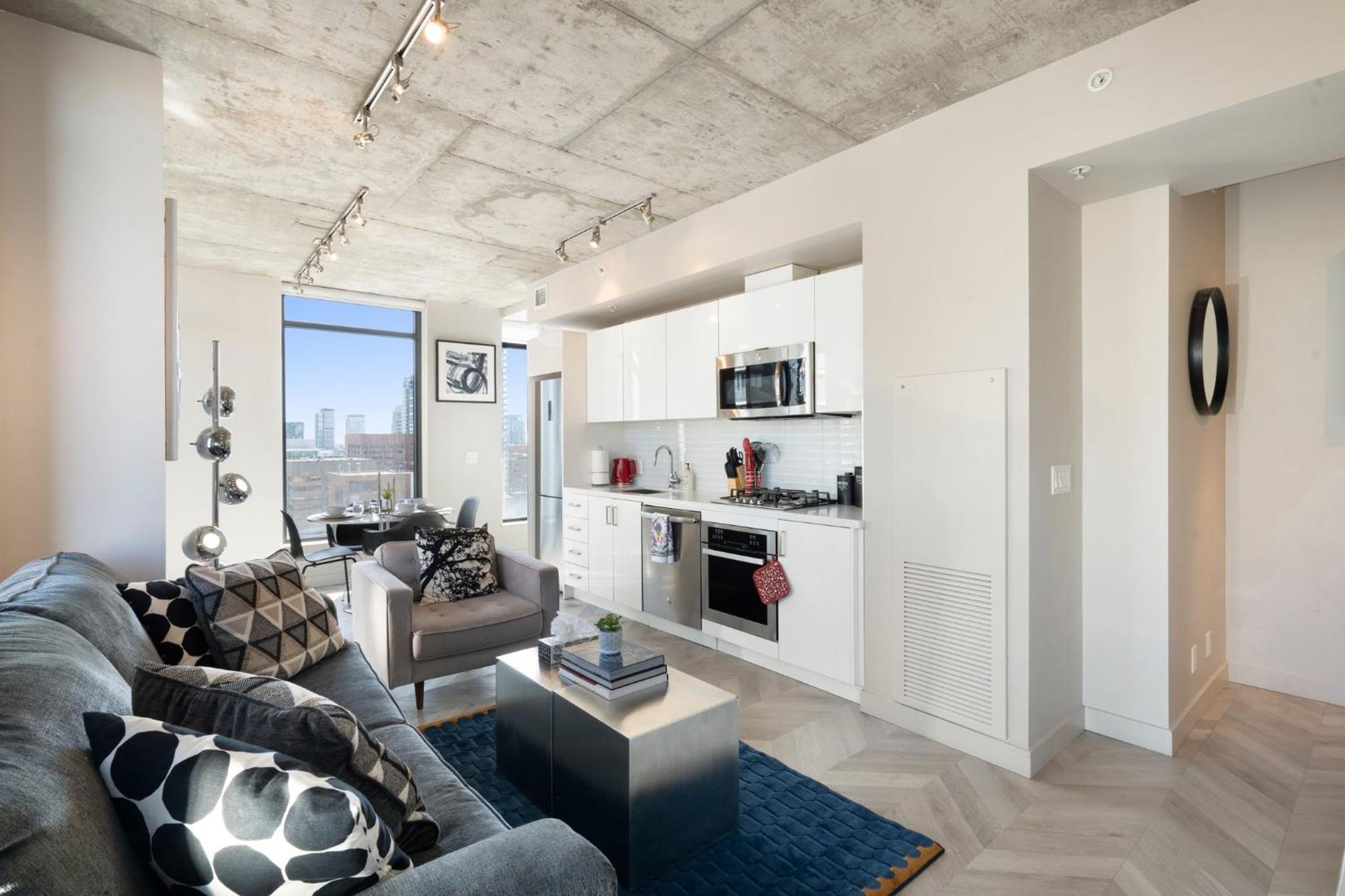 Downtown Paradise - 2 Beds, 2 Baths With Sofa Bed And Pool *