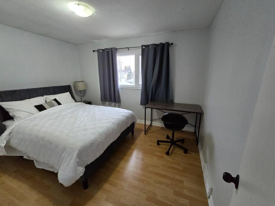 Villa 3 Bedroom Away From *