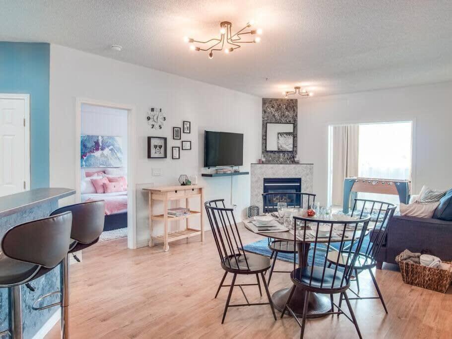 Apartment Fun And Colourful W Foosball Parking Coffee *