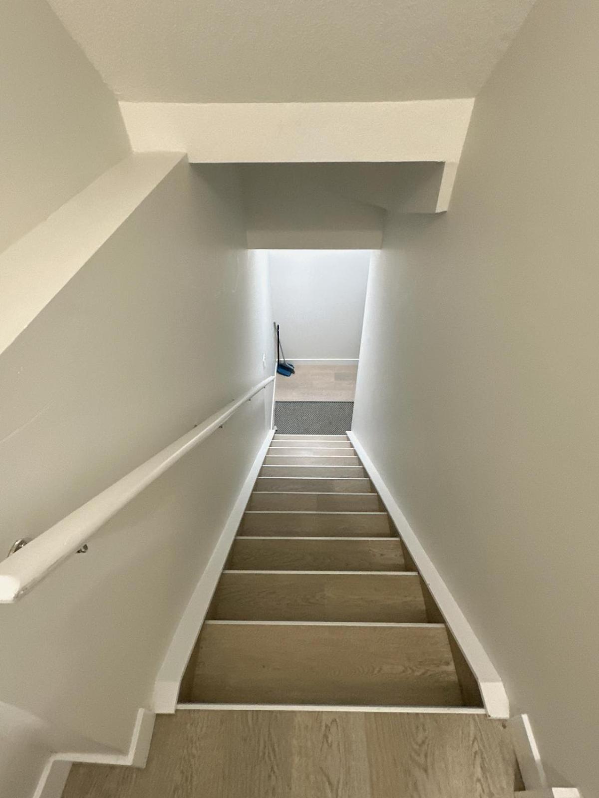 Apartment Open Modern Concept 2br Basement *