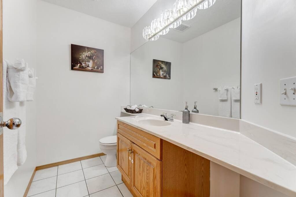 Coral Springs Lakefront Retreat Holiday home