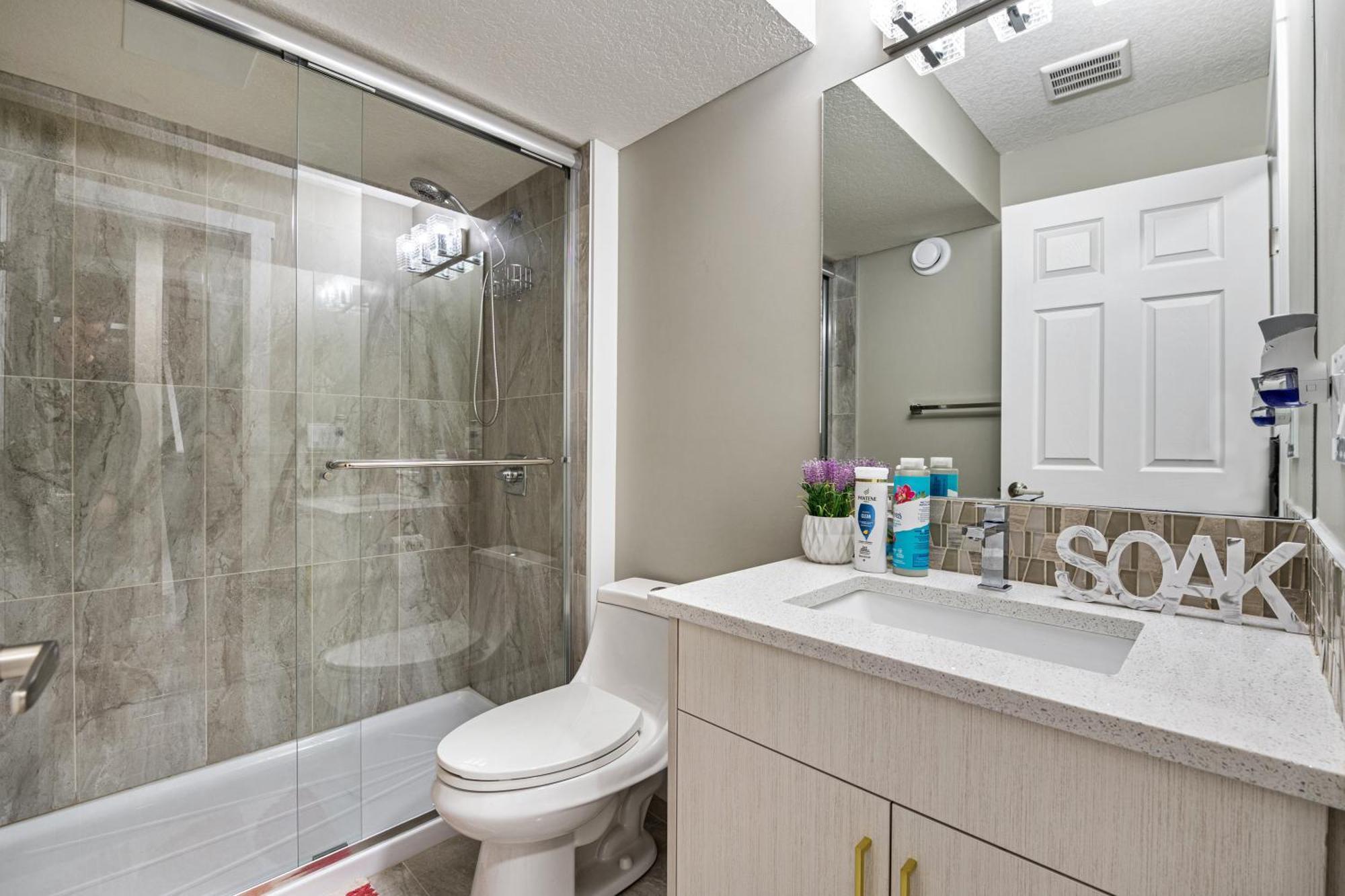 Modern 2 Bedroom Basement Suite, Stove Not Present For Now * Calgary