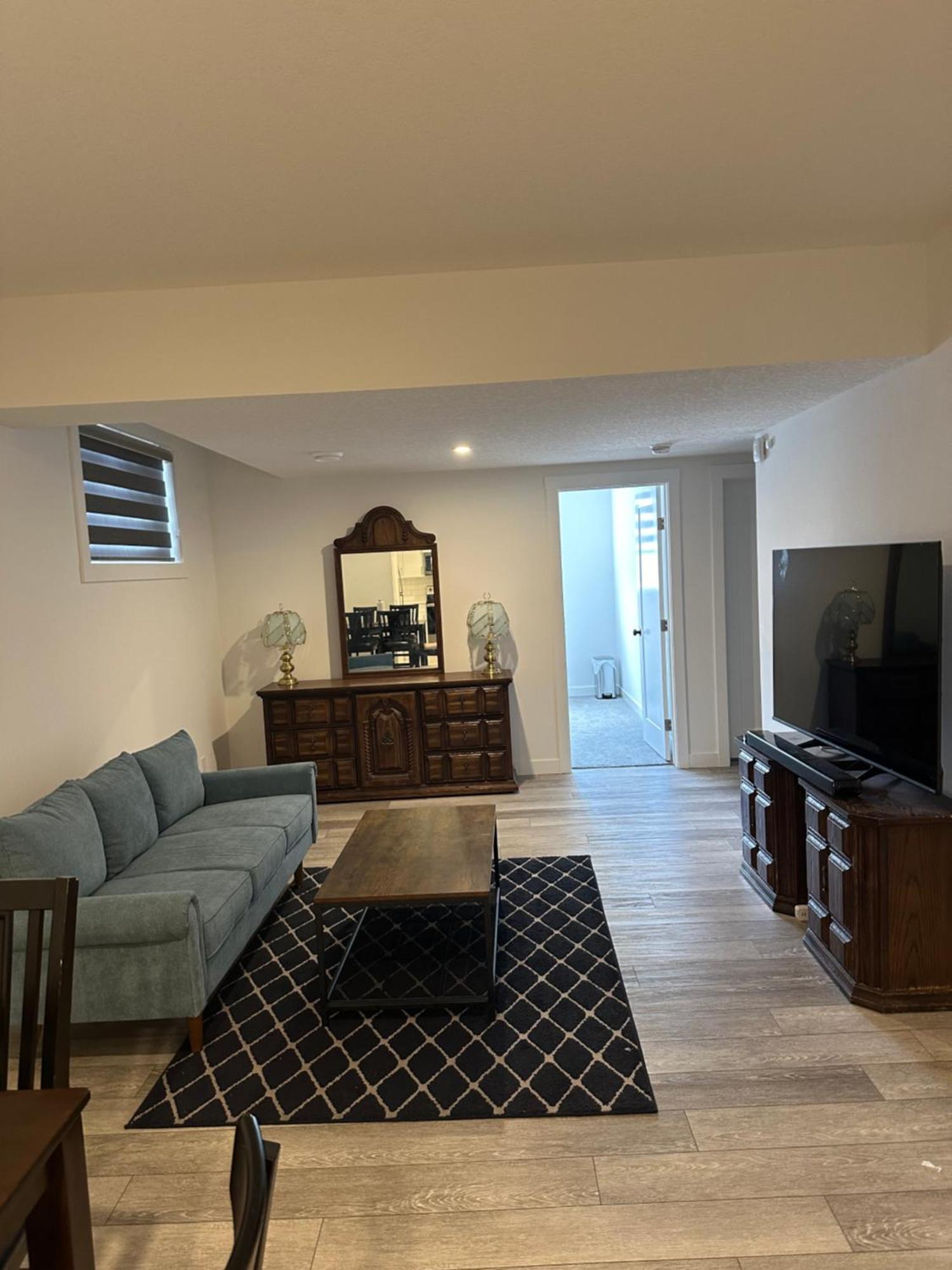 Apartment Spacious 2 Bedroom & Kitchen Basement Near Airport Calgary