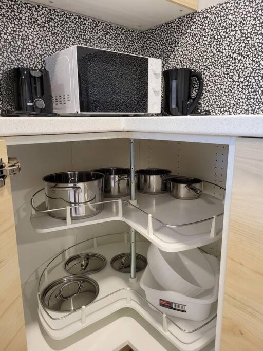 Apartment Cozy Vacation! 3min From Cinema Plex, Biggest Ymca, South Health Campus, Etc *