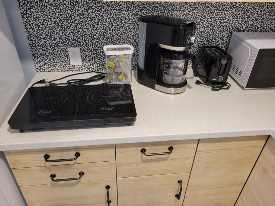 Apartment Cozy Vacation! 3min From Cinema Plex, Biggest Ymca, South Health Campus, Etc