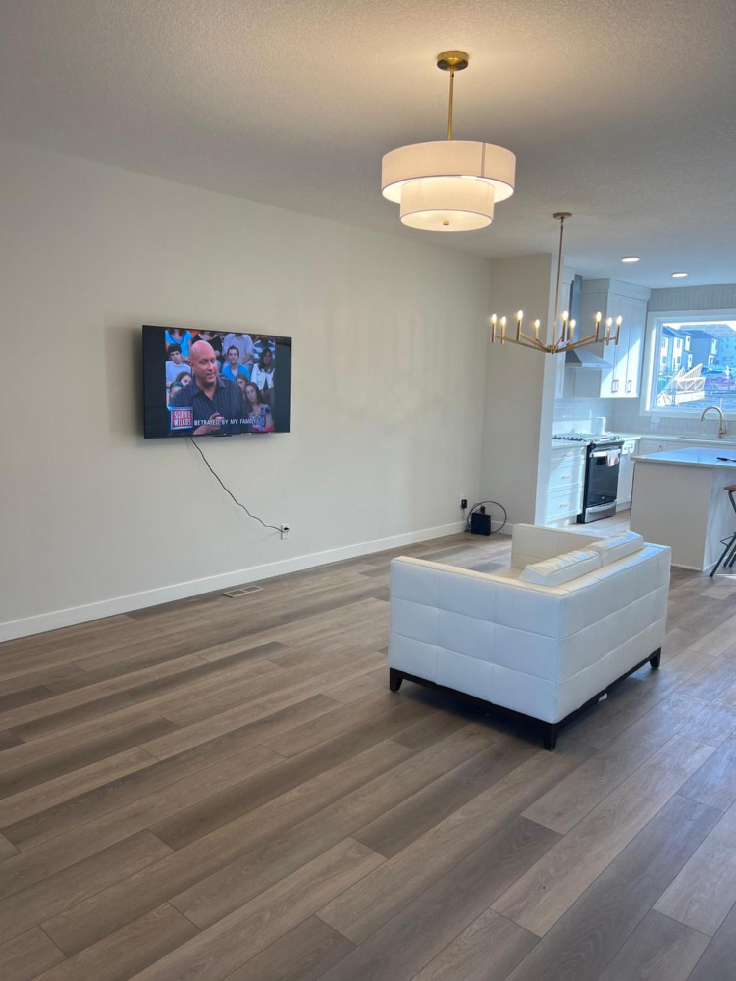 Lovely 4 Bedroom House Calgary