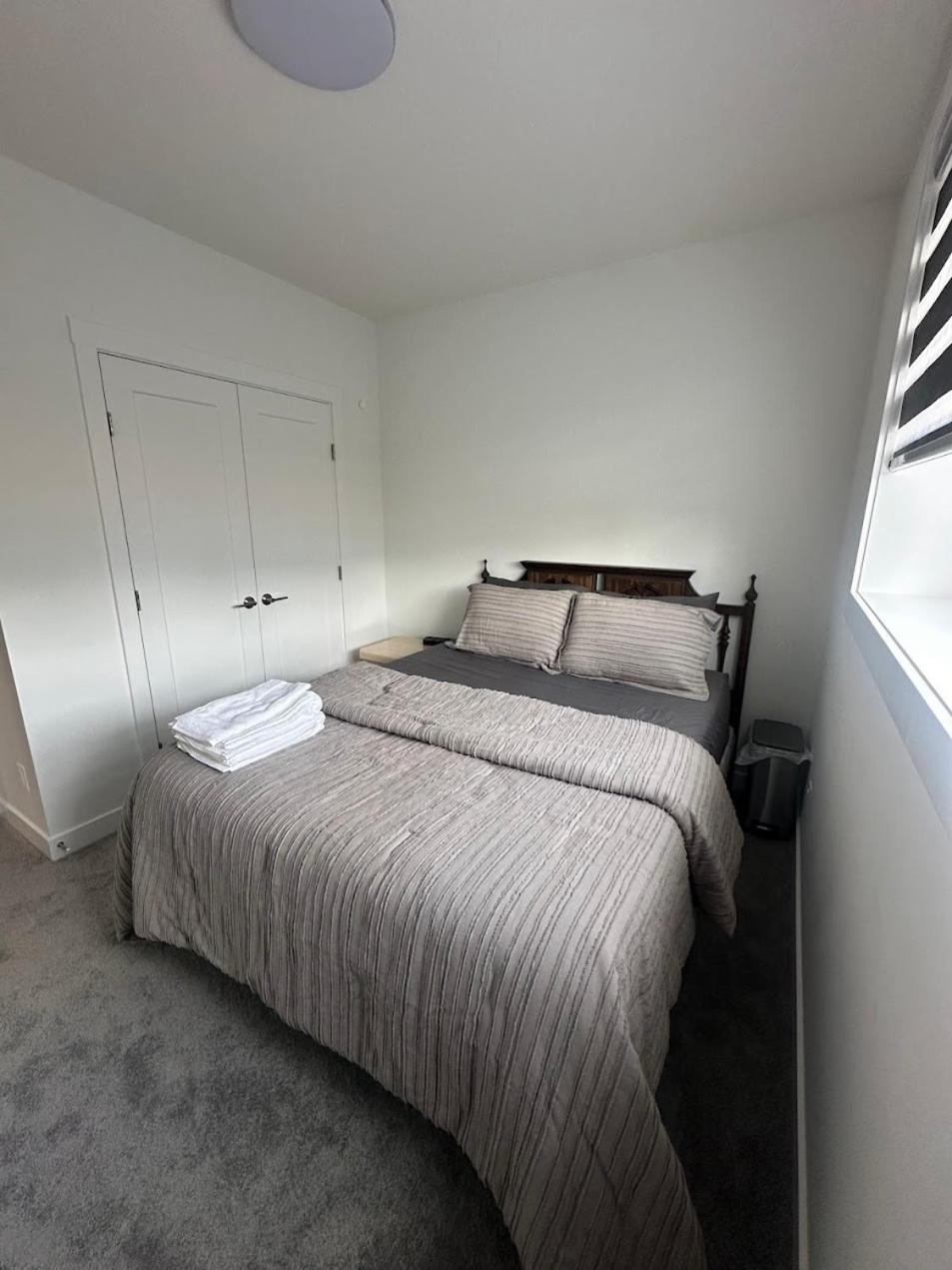 Spacious 2 Bedroom & Kitchen Basement Near Airport Calgary